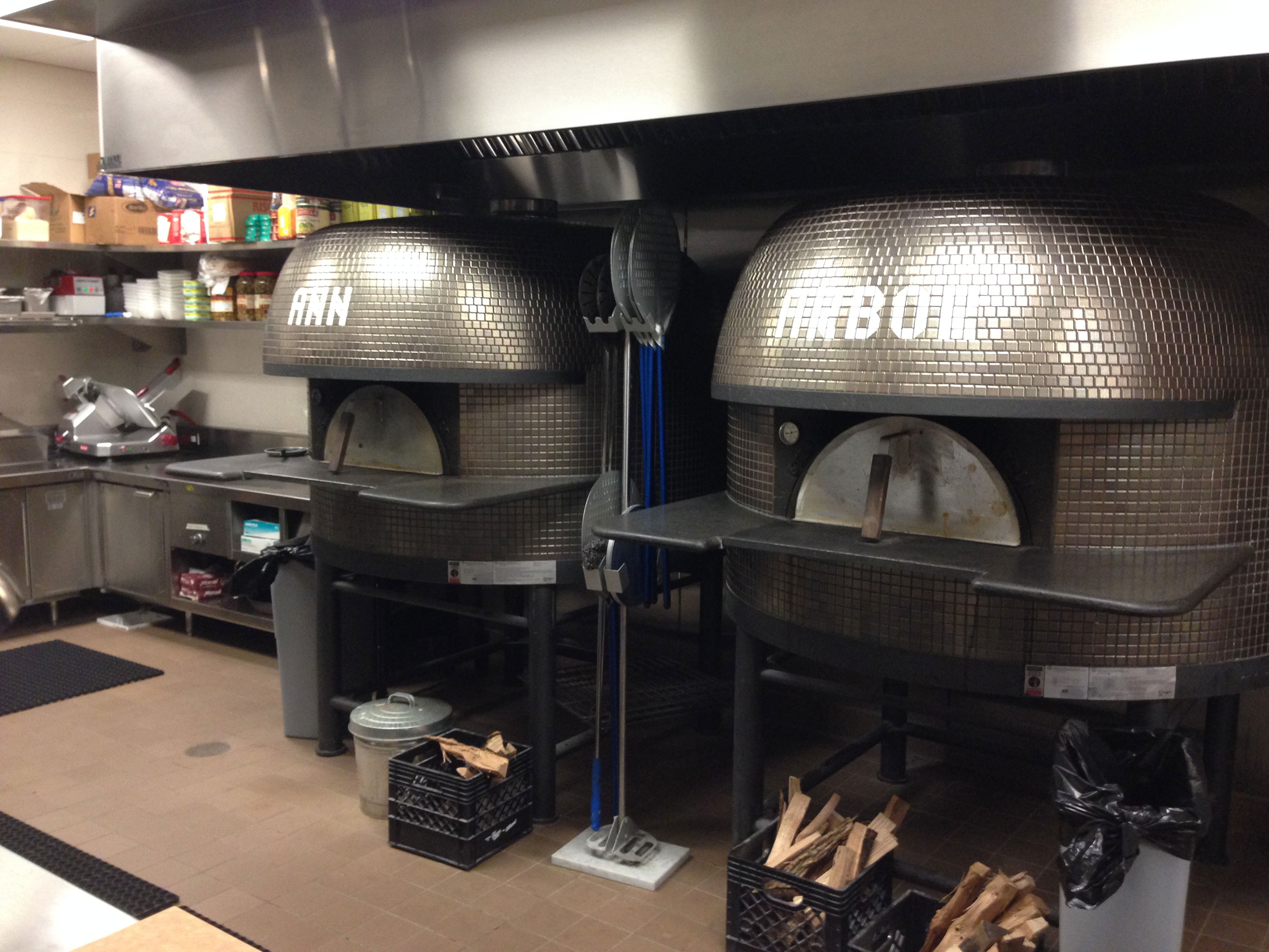 Commercial Kitchen Pizza Oven